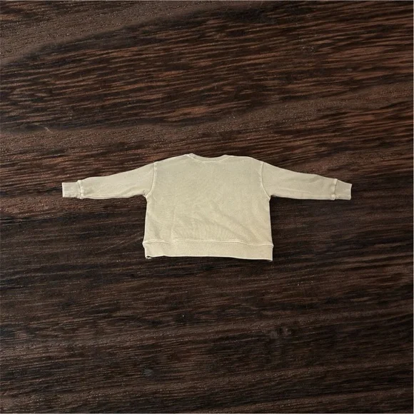 Little Texan Design
NWT
Size 6
Long Sleeve Sweatshirt - Picture 2 of 3